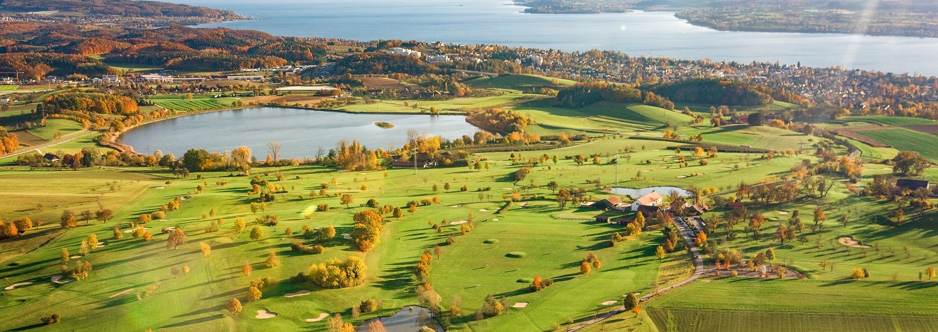 Blick auf den gesamten Golfplatz