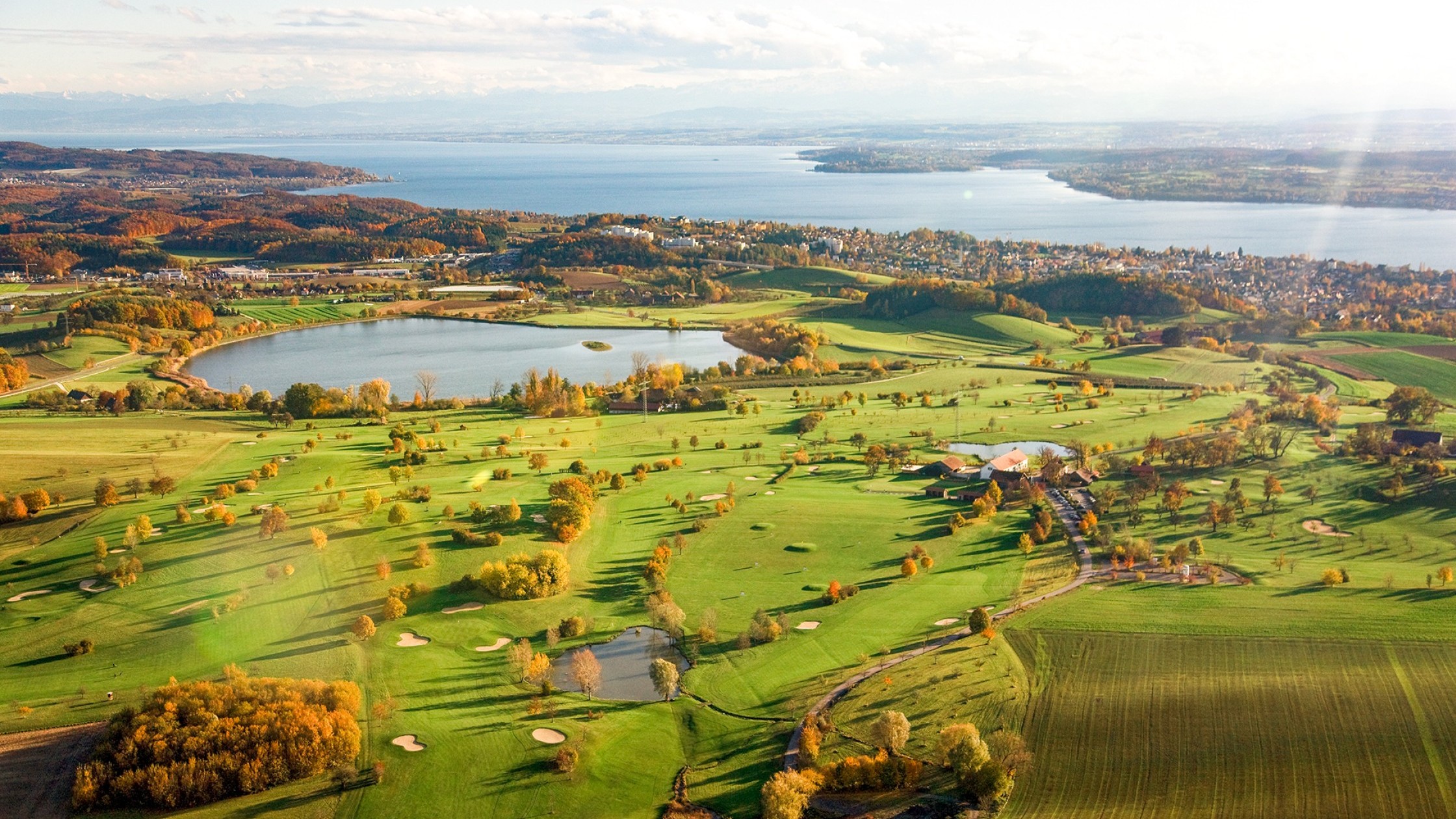 Blick auf den gesamten Golfplatz