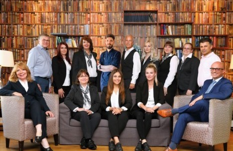 thumbnail_BadHotelGruppenbild22