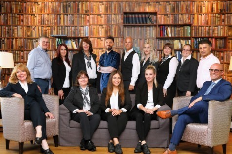 thumbnail_BadHotelGruppenbild22