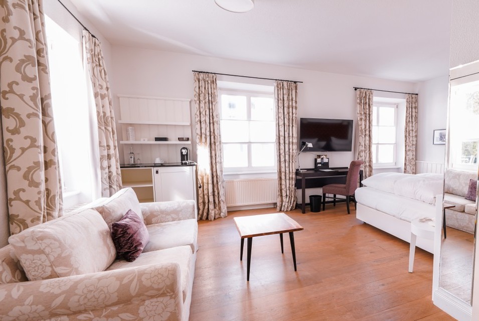 BadHotel_Haupthaus-01