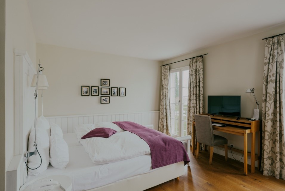 1-Badhotel-Überlingen-Haupthaus-Z104-2400px-LowRes-InesJanas