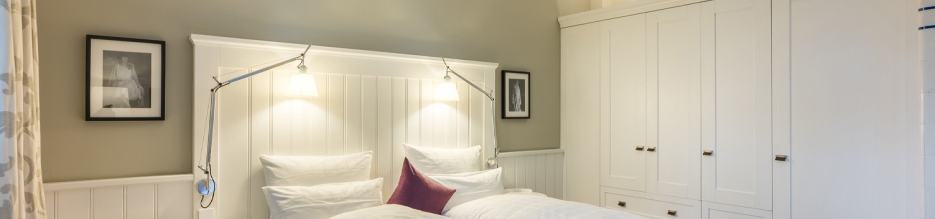 Warmbad Doppelzimmer barrierefrei Blick aufs Bett